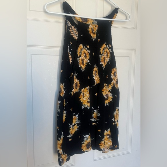 Torrid sunflower tank top - Picture 4 of 4